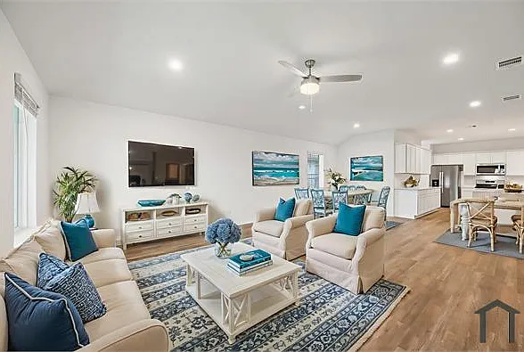 3085 Emerald Ocean Dr