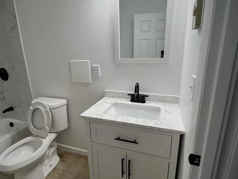 31 Vine Street — Photo 16