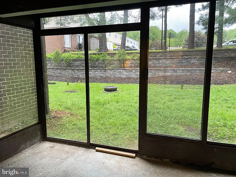6 Longstream Ct #T2 — Photo 10