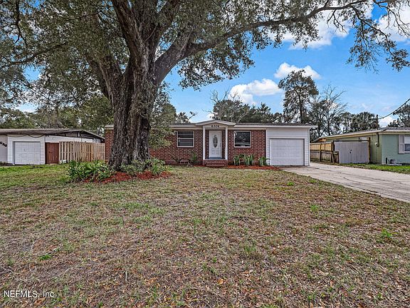 3rd image of 6304 PINE COVE Lane