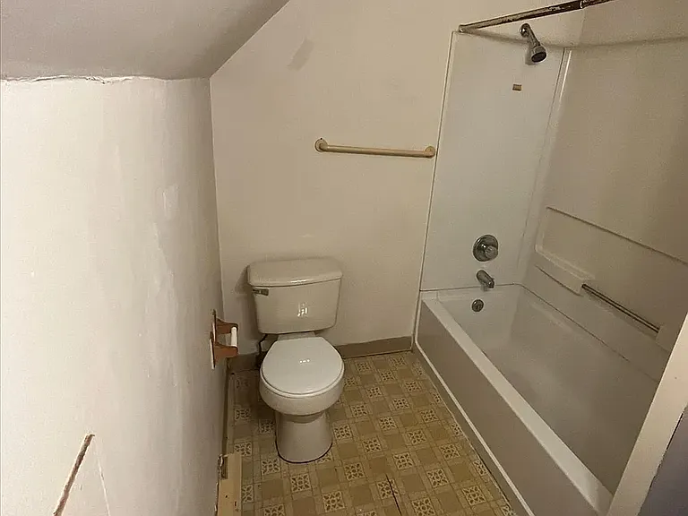 15 S Walnut St #4 — Photo 7