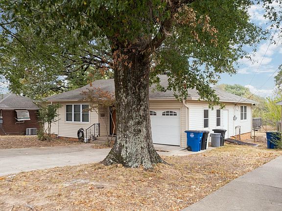 3rd image of 110 Parkview Dr