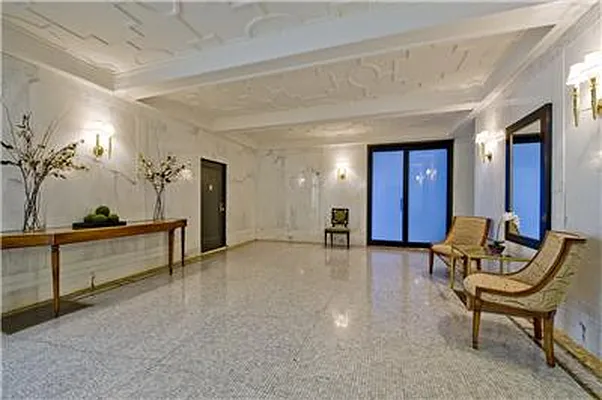 Sold by Isaacs Ganz Real Estate | media 18