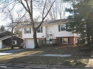 1727 Revere St, Freeport, IL 61032