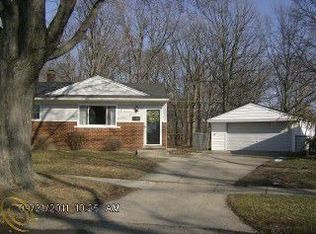42600 Loni Dr, Sterling Heights, MI 48313