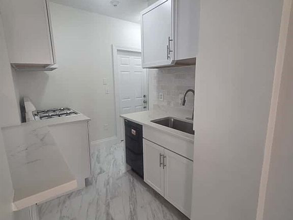 5th image of 100 Saint Marys St APT 1