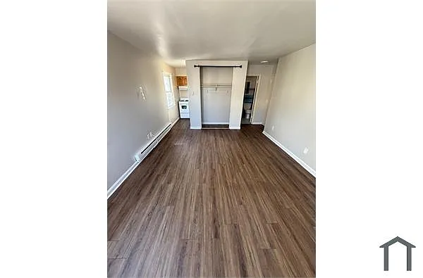 Photo 2 of 5 - 53 McKinley Ave #5 - Bridgeport, CT Building Photo - 53 McKinley Ave #5