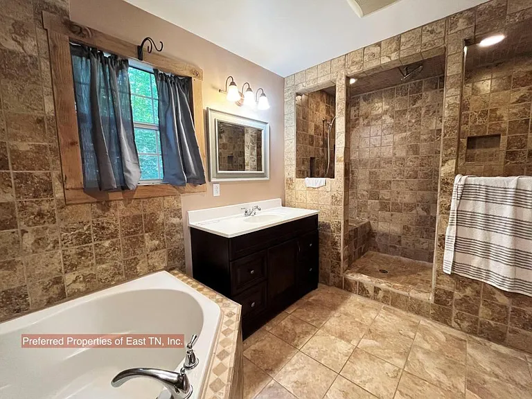 709 Brown Mountain Rd — Photo 13