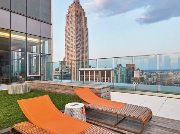 100 West 31st Street image 7 of 30