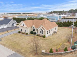 8 Mariner Overlook Dr, Ogunquit, ME 03907