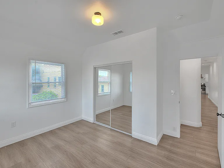 1044 1/2 S Cloverdale Ave #1044-1/2 — Photo 16
