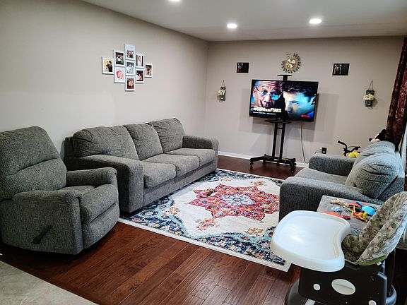4th image of 7694 Alexandra Dr