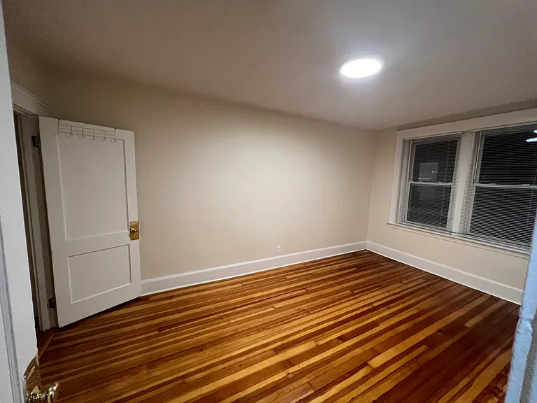 10 Barrows St #4 — Photo 15