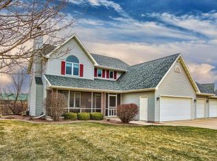1007 Twin Harbor Dr, Winneconne, WI 54986