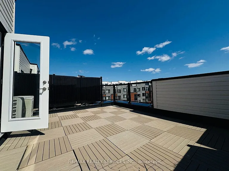 245 McLevin Ave W #7 — Photo 23