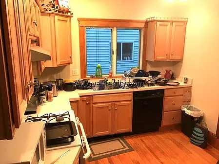 3 bed, 1.0 bath, $3,375 — Photo 2