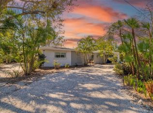 3086 Pinecrest St, Sarasota, FL 34239