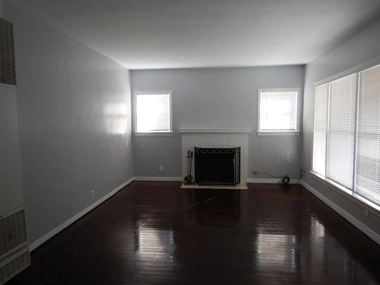 Charming 2 Bed 1 Bath — Photo 2