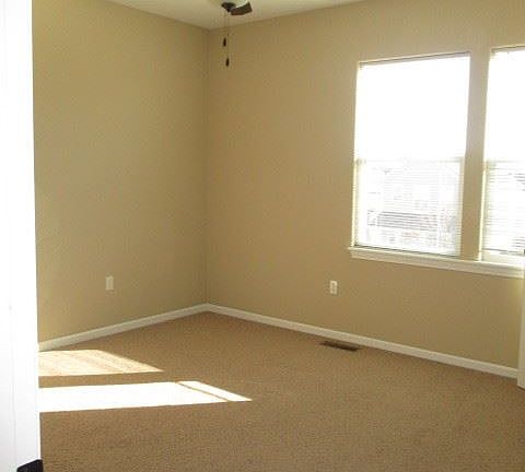 3rd image of 2636 Valentine Ln