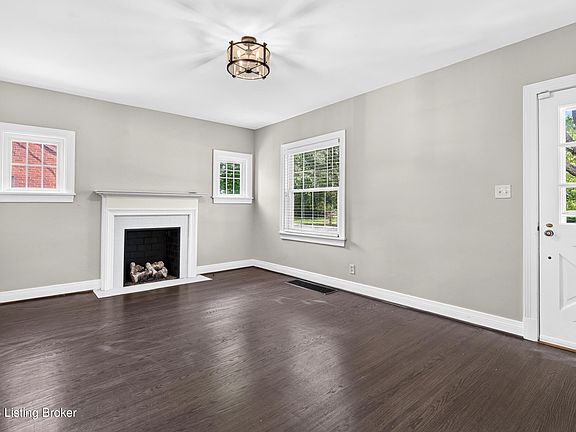 3rd image of 3811 Grandview Ave
