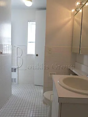 Rented by Bouklis Group | media 9