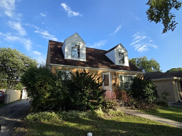 319 N Main St, Mount Prospect, IL 60056