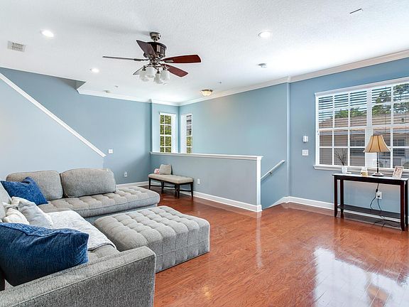 5th image of 3111 W De Leon St