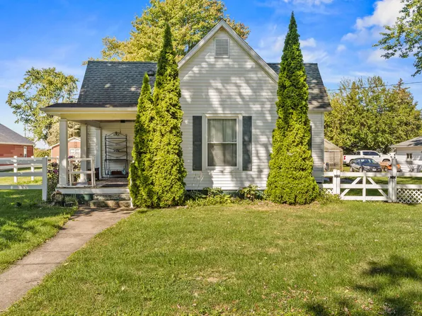 406 S Gray St, Sidell, IL 61876