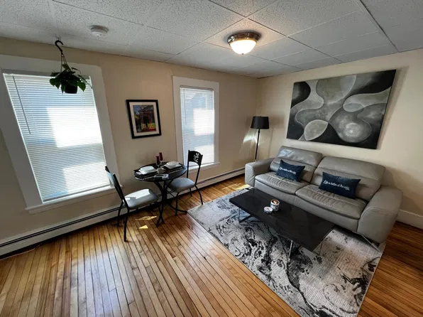 271 Spring St APT 5, Portland, ME 04102