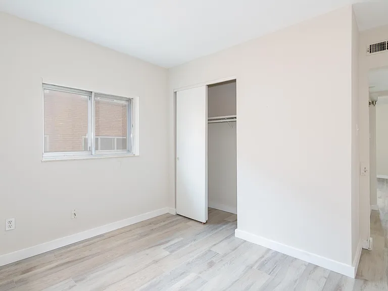 7028 Heege Rd — Photo 11