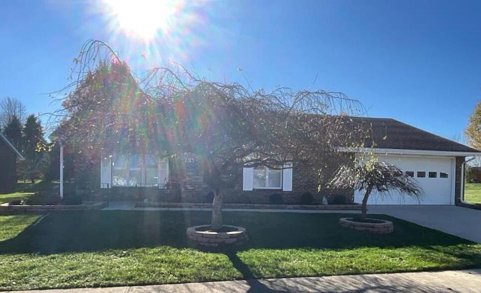 1st image of 721 Circle Dr