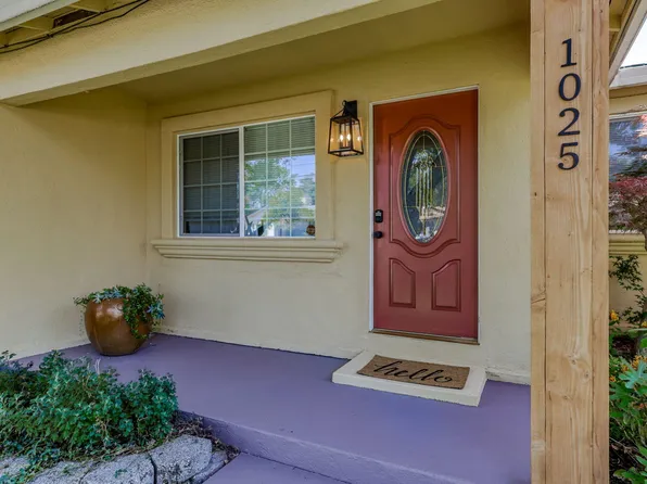 1025 Gold St, Redding, CA 96001