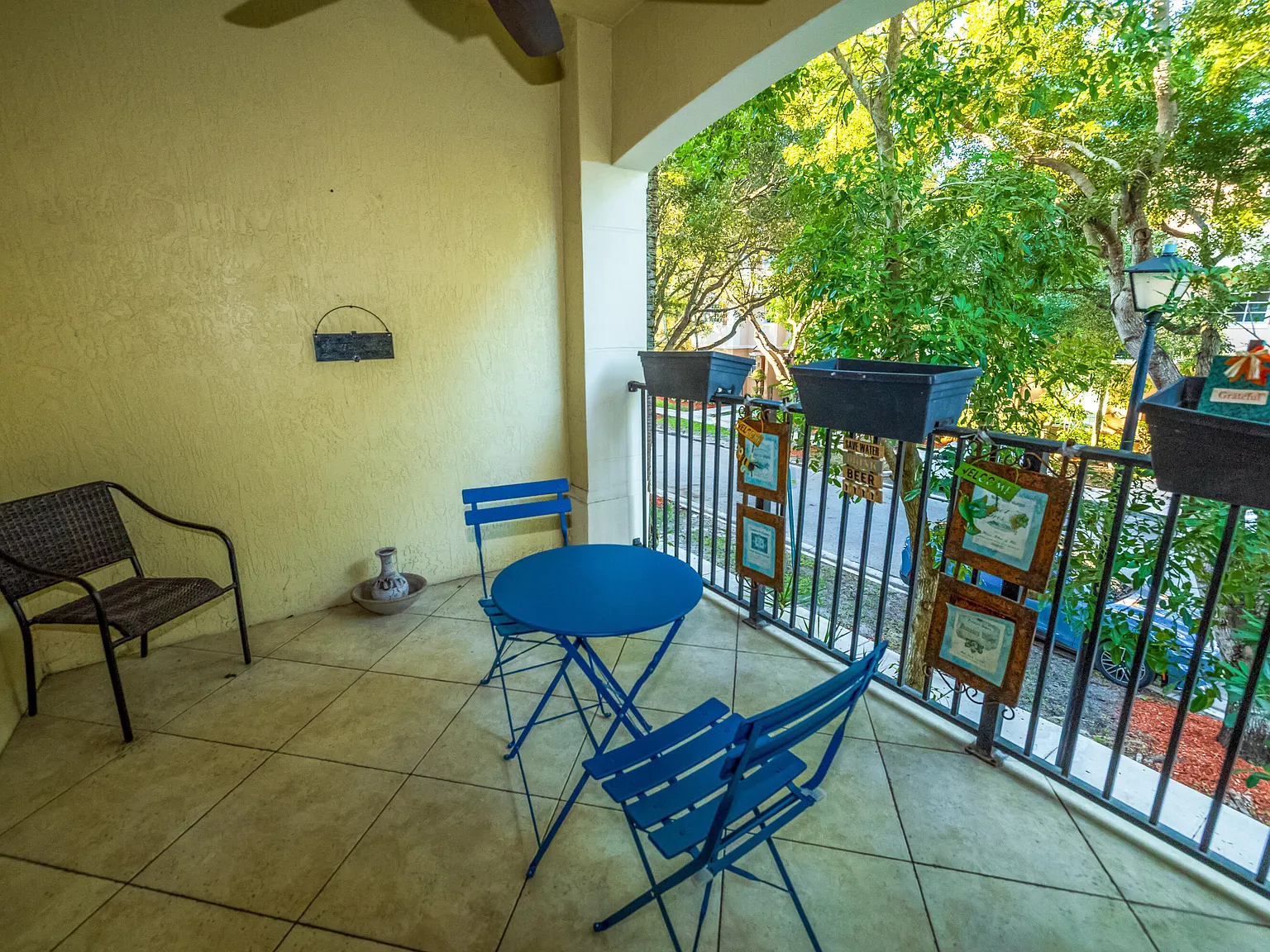 3 bed, 2.5 bath, 1654 sqft, $3,250 — Photo 4
