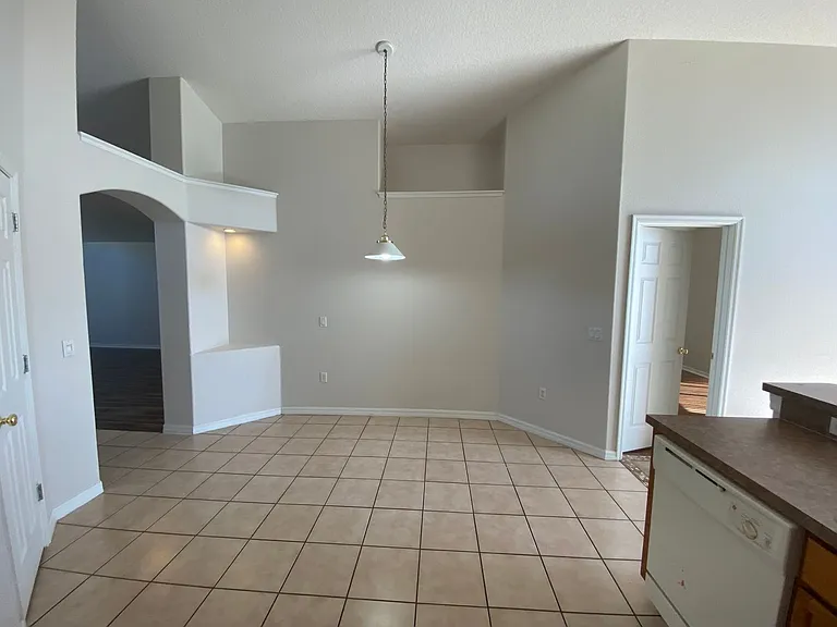 434 Cassia Dr — Photo 7