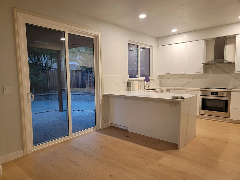 1017 Phoenix Ct — Photo 4