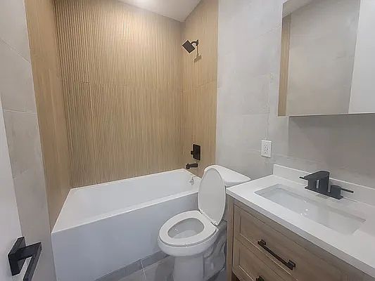 5th image of 343 Vernon Ave #3A