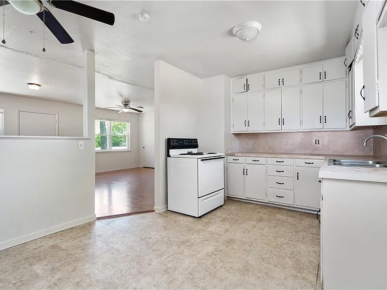 1551 N Stephens Ave — Photo 6