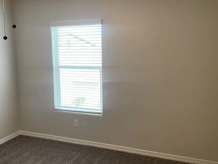 194 E Watson Pl — Photo 11