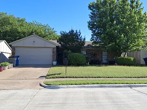 535 Windsor Dr Photo 1