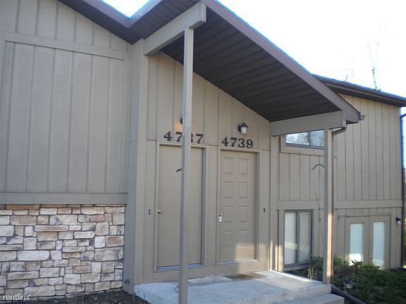 PRIVATE ENTRANCE