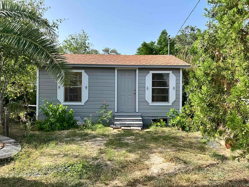 1 Bed 1 Bath Home For Rent — Photo 1