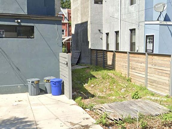 5th image of 3140 Clifford St