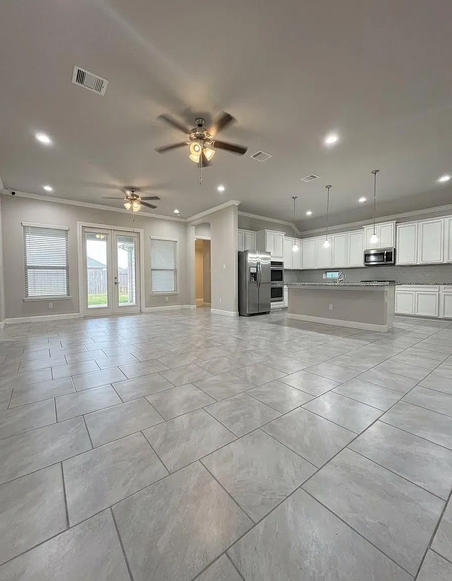 4 bed, 3.5 bath, 2642 sqft, $2,800 — Photo 4
