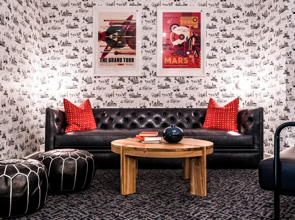 589 Pavonia Avenue image 10 of 25