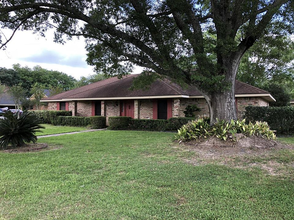 1st image of 114 Irish Bend Dr