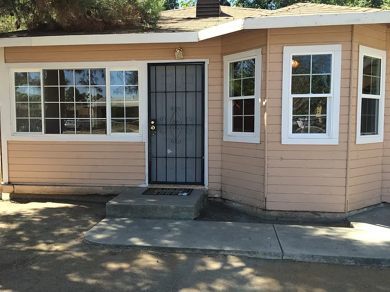 415 Jeffrey St — Photo 1