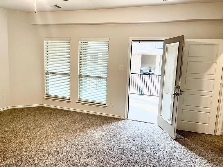 2409 Siskiyou St — Photo 11