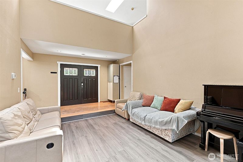 2nd image of 6409 Chennault Beach Drive