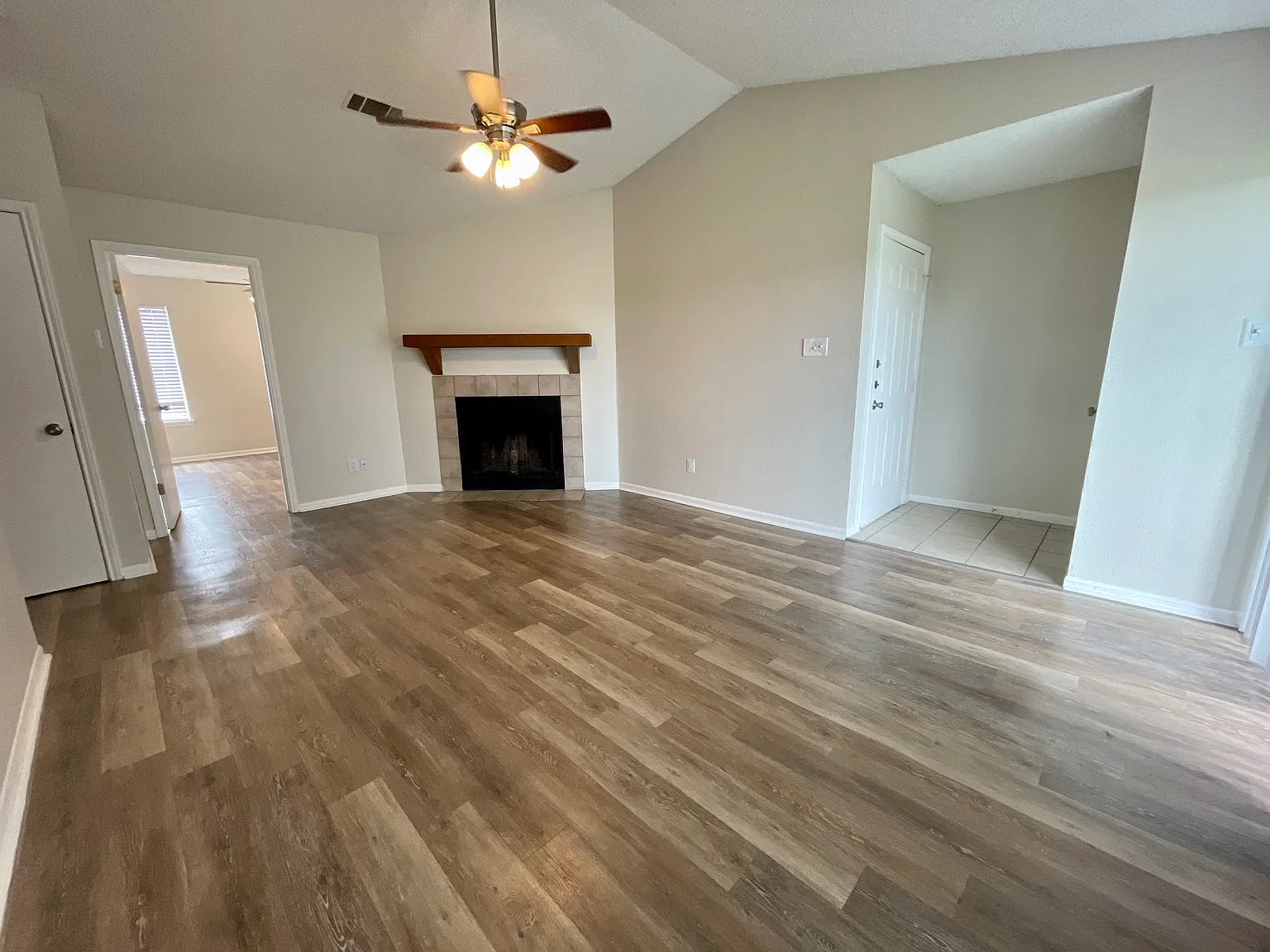 3707 Buffalo Springs Trl — Photo 4