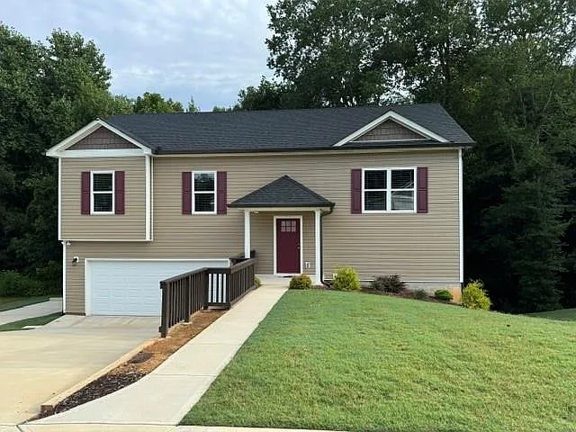 1812 Jessica Way